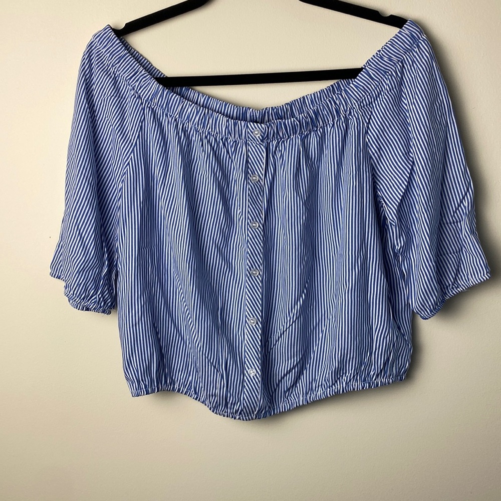Off shoulder crop top